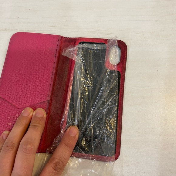 Authentic Luis Vuitton iPhone X case - Picture 2 of 6